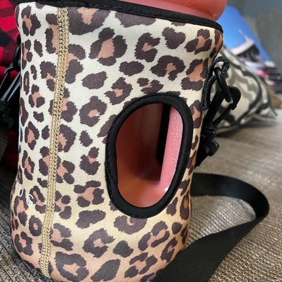 HYDROJUG Pink Water Bottle w/ Leopard Print Sleeve and Carrying Strap - Picture 4 of 8